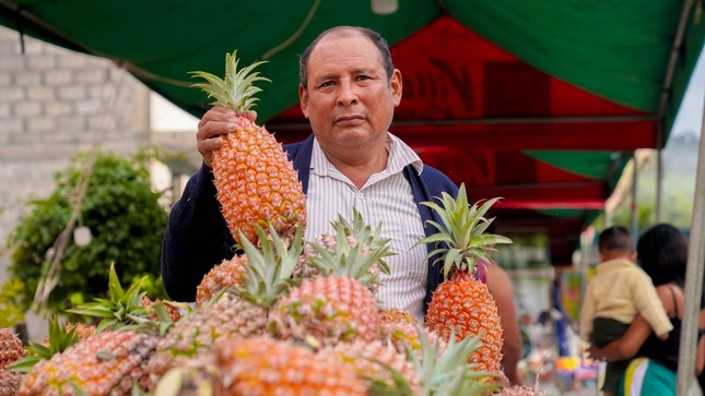 feria: “De la Chacra a la Olla”. Desde frutas y verduras frescas hasta deliciosos productos artesanales, todo con el sabor auténtico y la frescura que solo la agricultura de nuestras localidad puede ofrecer.