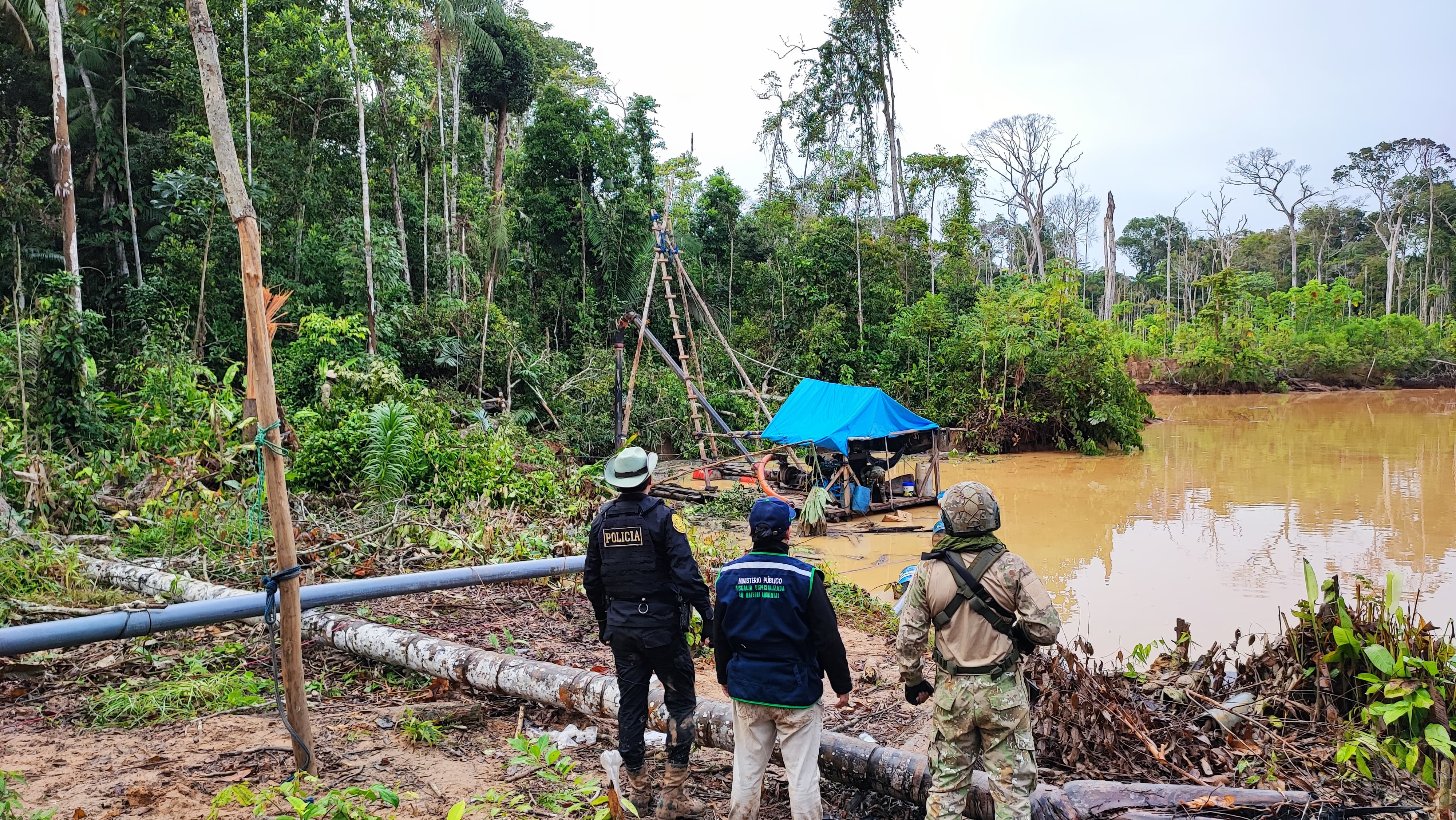 FEMA Madre de Dios logra destrucción de bienes e insumos de la minería ilegal en Reserva Nacional Tambopata.