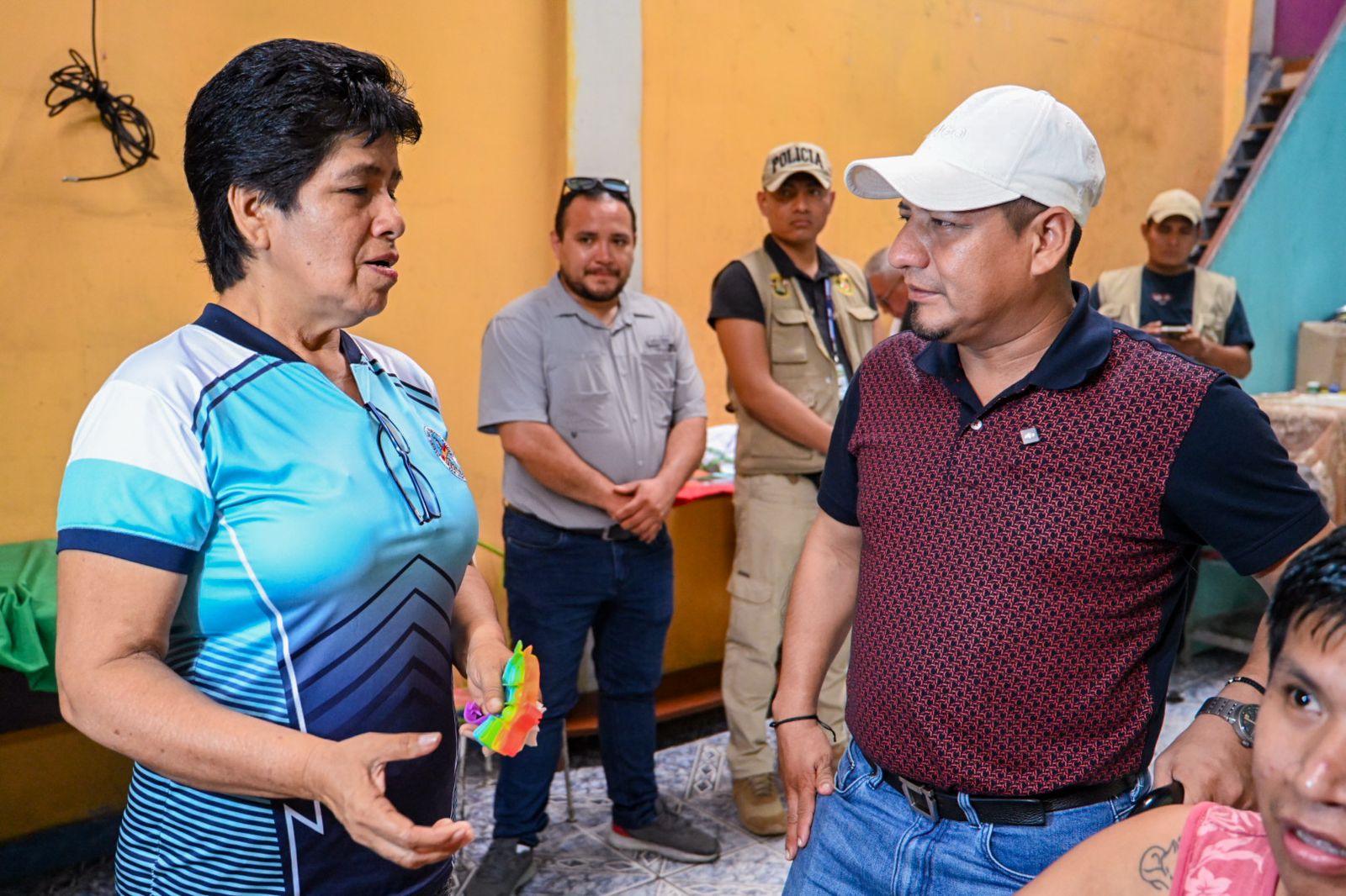 Gore Loreto realizó la entrega de silla de ruedas a joven de 26 años con hemiplejia.