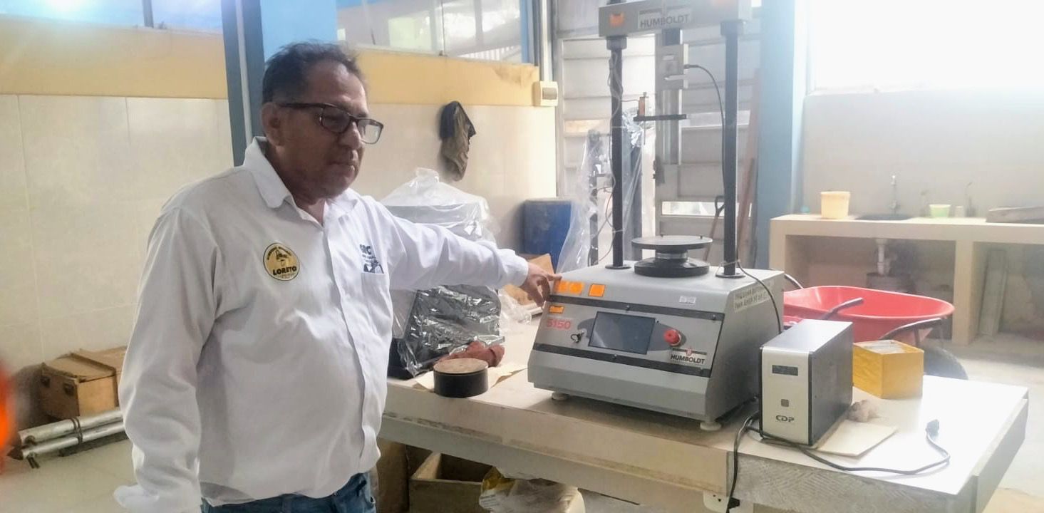 Grtc Loreto capacita a estudiantes del Tecnológico Iquitos en estudio de suelos.