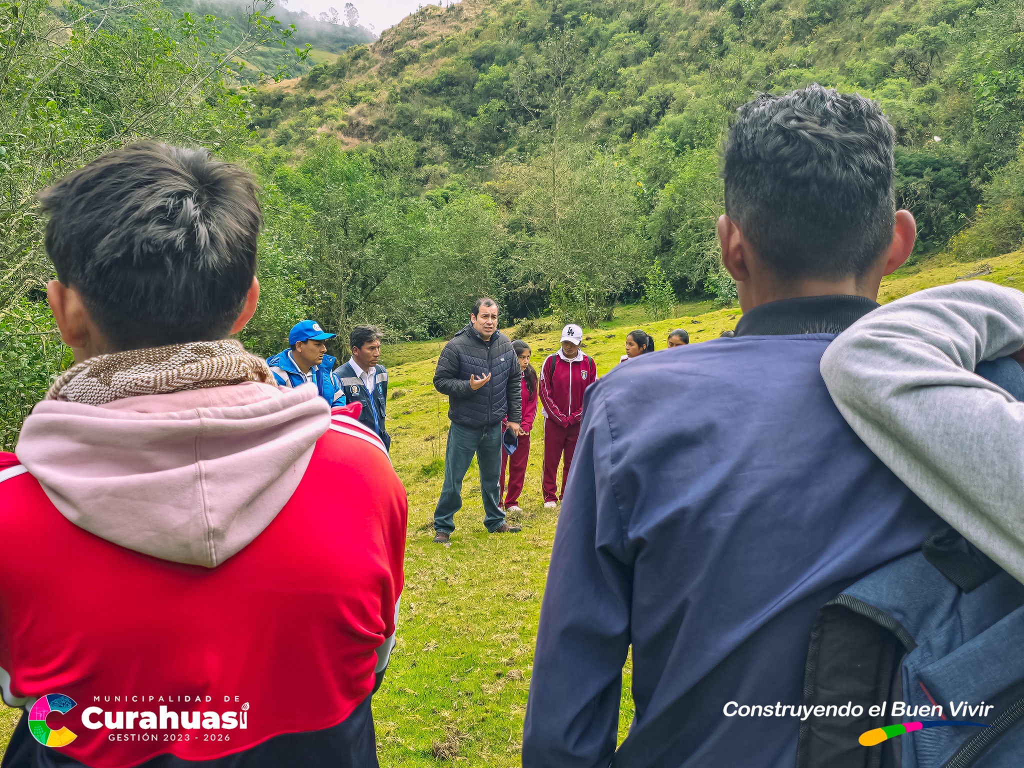 Gracias a la Municipalidad de Curahuasi Estudiantes de la UNSAAC y de Diferentes Colegios Participaron de la Ruta del Agua