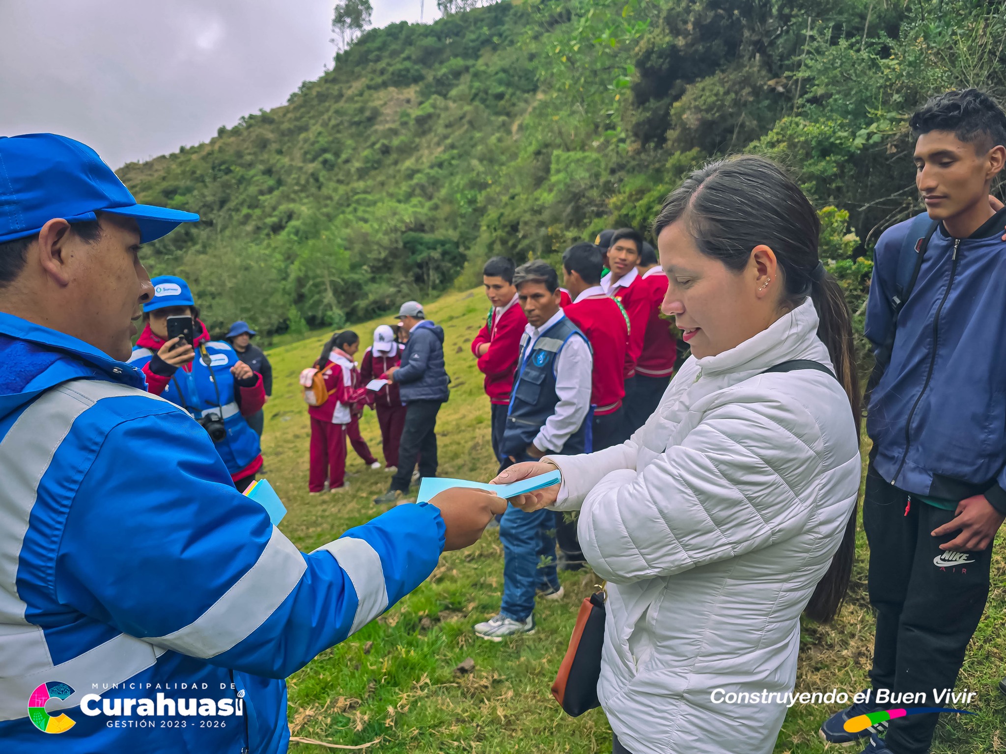 Gracias a la Municipalidad de Curahuasi Estudiantes de la UNSAAC y de Diferentes Colegios Participaron de la Ruta del Agua