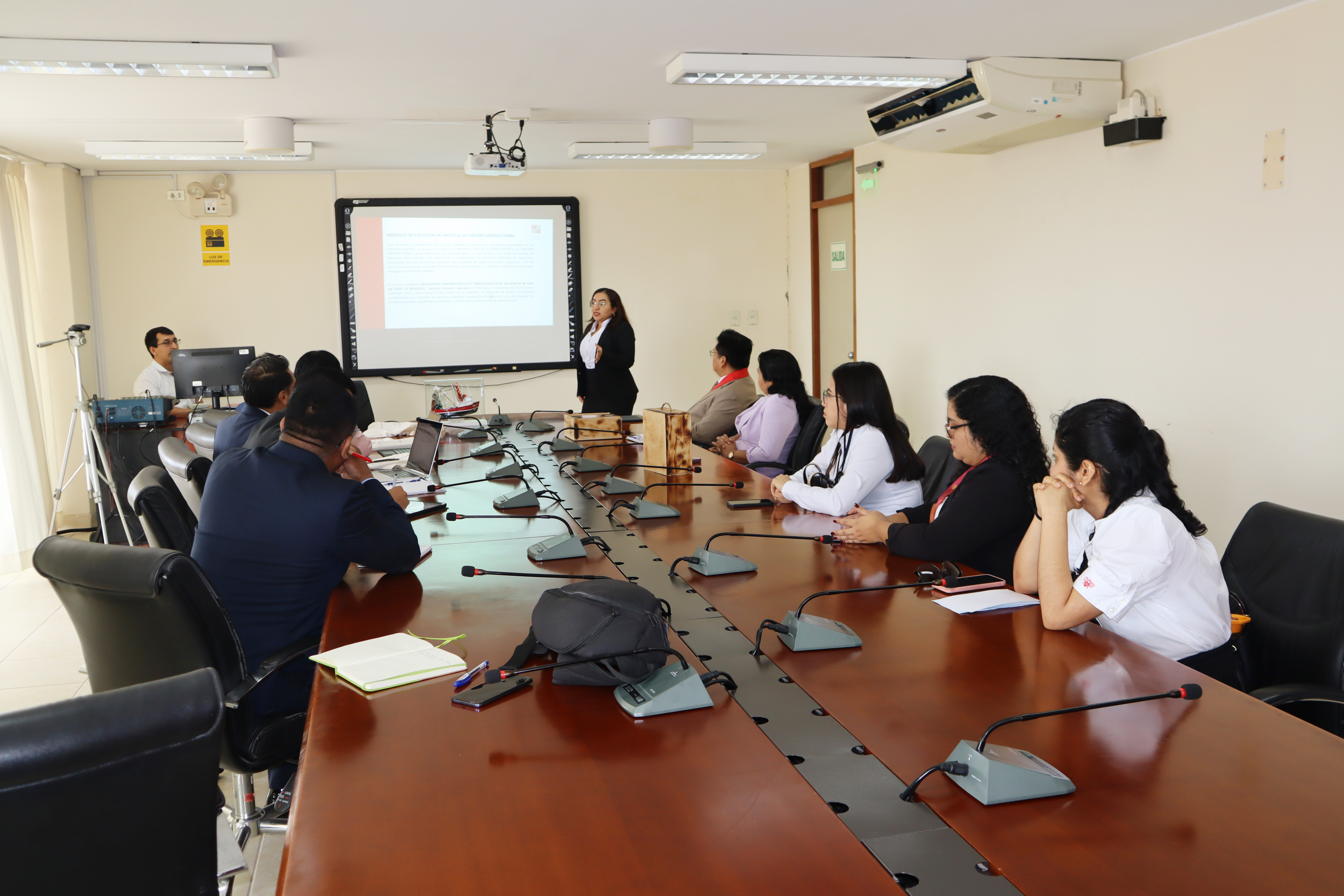 Delegación de la Corte del Santa realiza visita técnica al Módulo de Ejecución de Piura