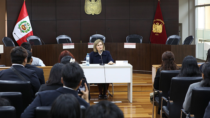 Una delegación de estudiantes de la Universidad Nacional de Moquegua visitó la sede del Tribunal Constitucional en San Isidro