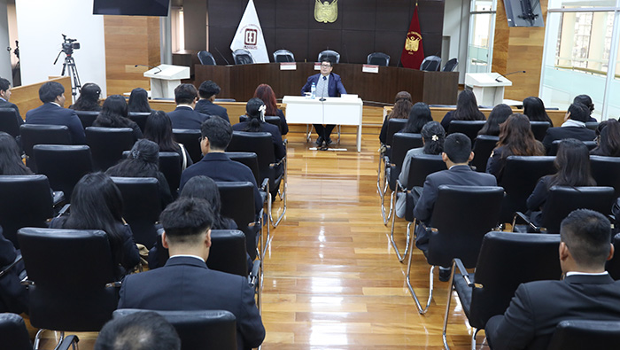 Una delegación de estudiantes de la Universidad Nacional de Moquegua visitó la sede del Tribunal Constitucional en San Isidro