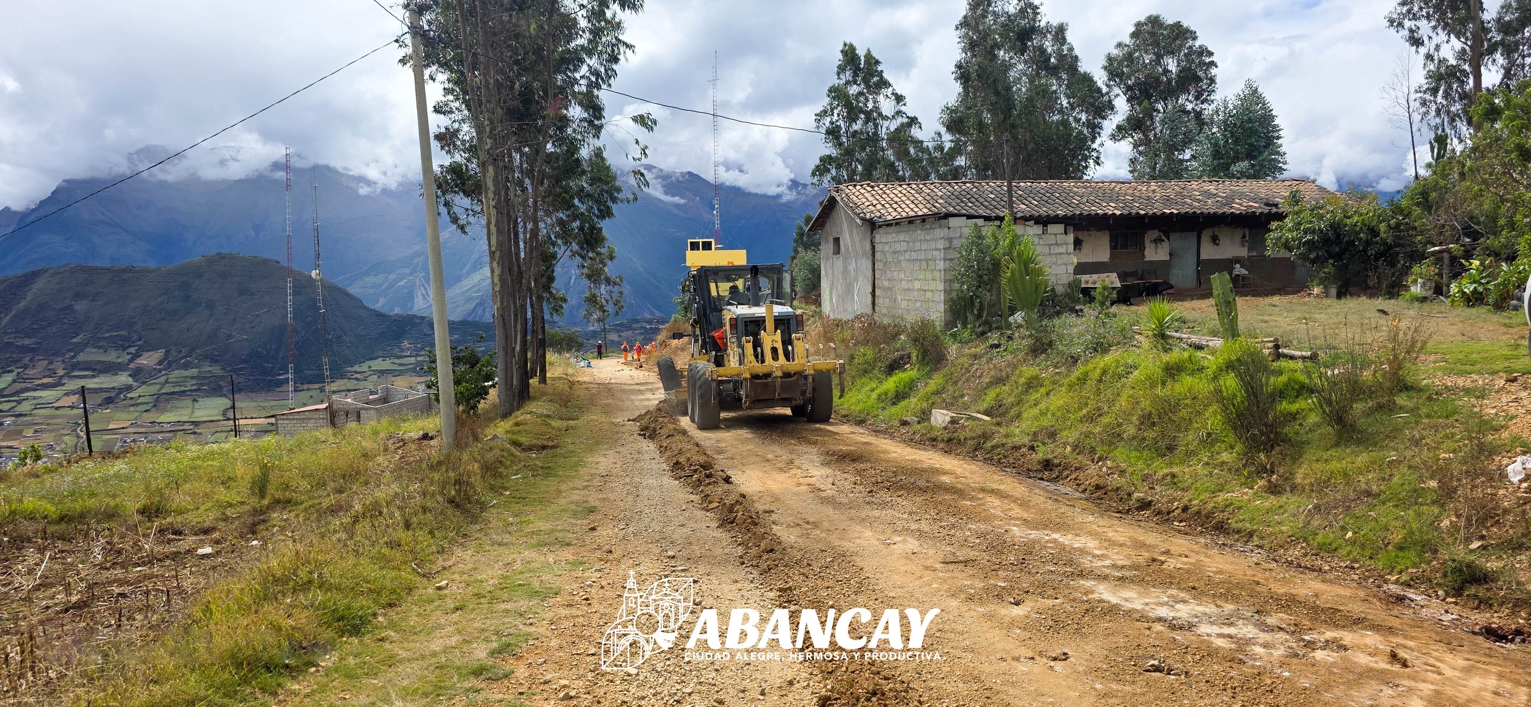 💪🚜¡No Nos Detenemos! Impulsamos El Mantenimiento De Trochas Carrozables En Curahuasi Para Integrar A Nuestras Comunidades Rurales.🌄👨🌾