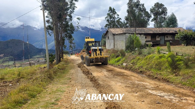 💪🚜¡No Nos Detenemos! Impulsamos El Mantenimiento De Trochas Carrozables En Curahuasi Para Integrar A Nuestras Comunidades Rurales.🌄👨‍🌾