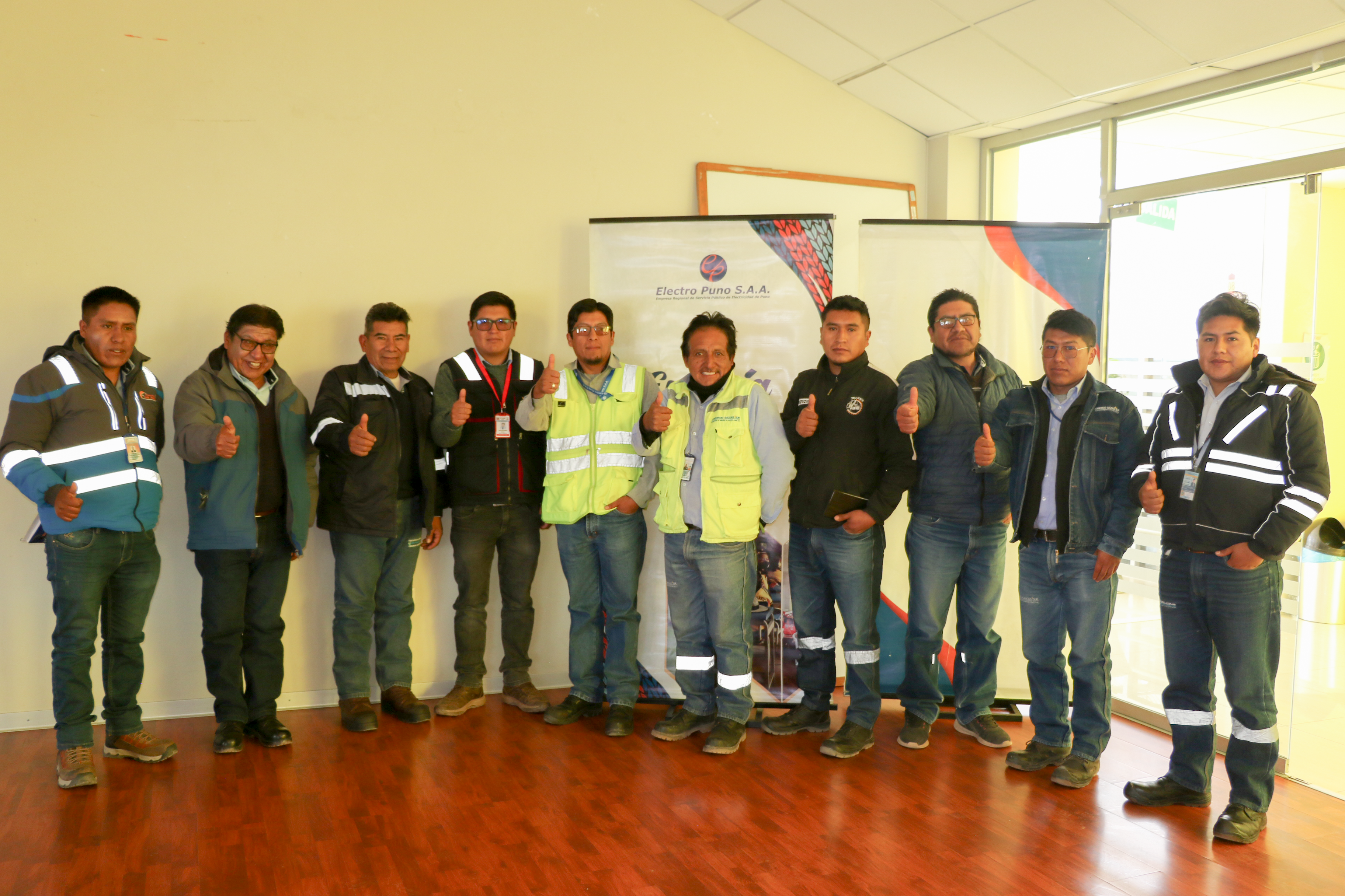 Electro Puno refuerza su compromiso con la seguridad y el medio ambiente en reunión con contratistas