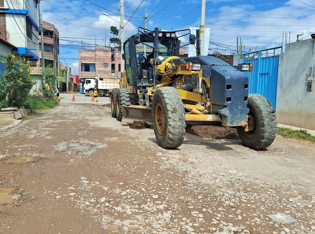 MDT continúa con trabajos de mantenimiento en vías del distrito