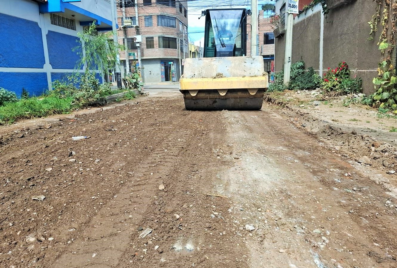 MDT continúa con trabajos de mantenimiento en vías del distrito