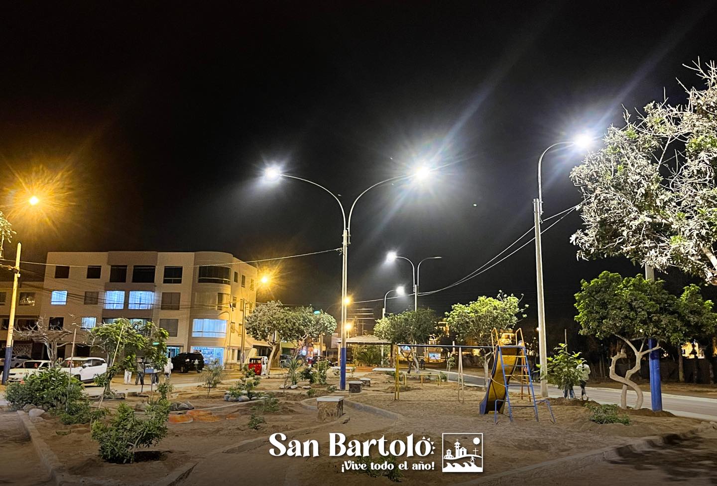 Parques de San Bartolo ya cuentan con nuevo alumbrado público