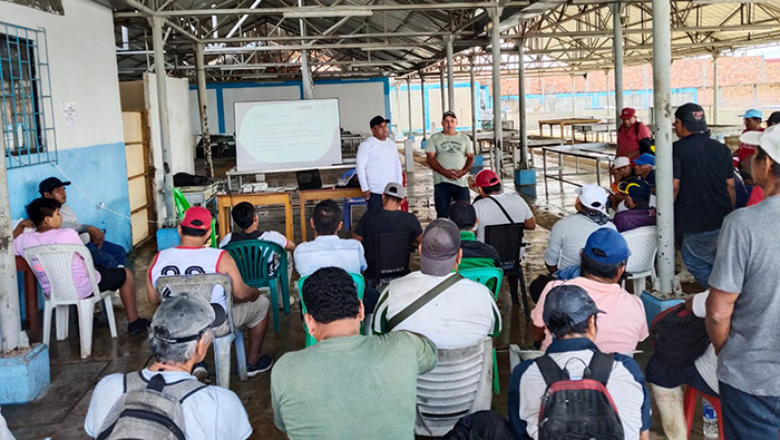 Loreto: Sanipes fortalece a 78 operadores de productos hidrobiológicos del DPA La Punchana en buenas prácticas pesqueras
