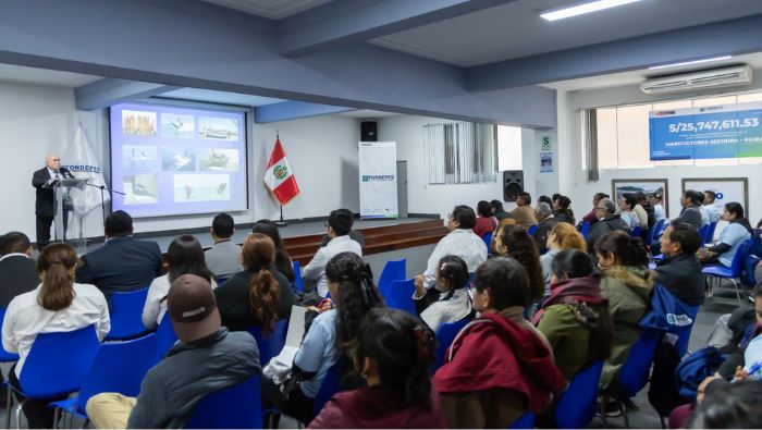 1 CHARLA MAGISTRAL