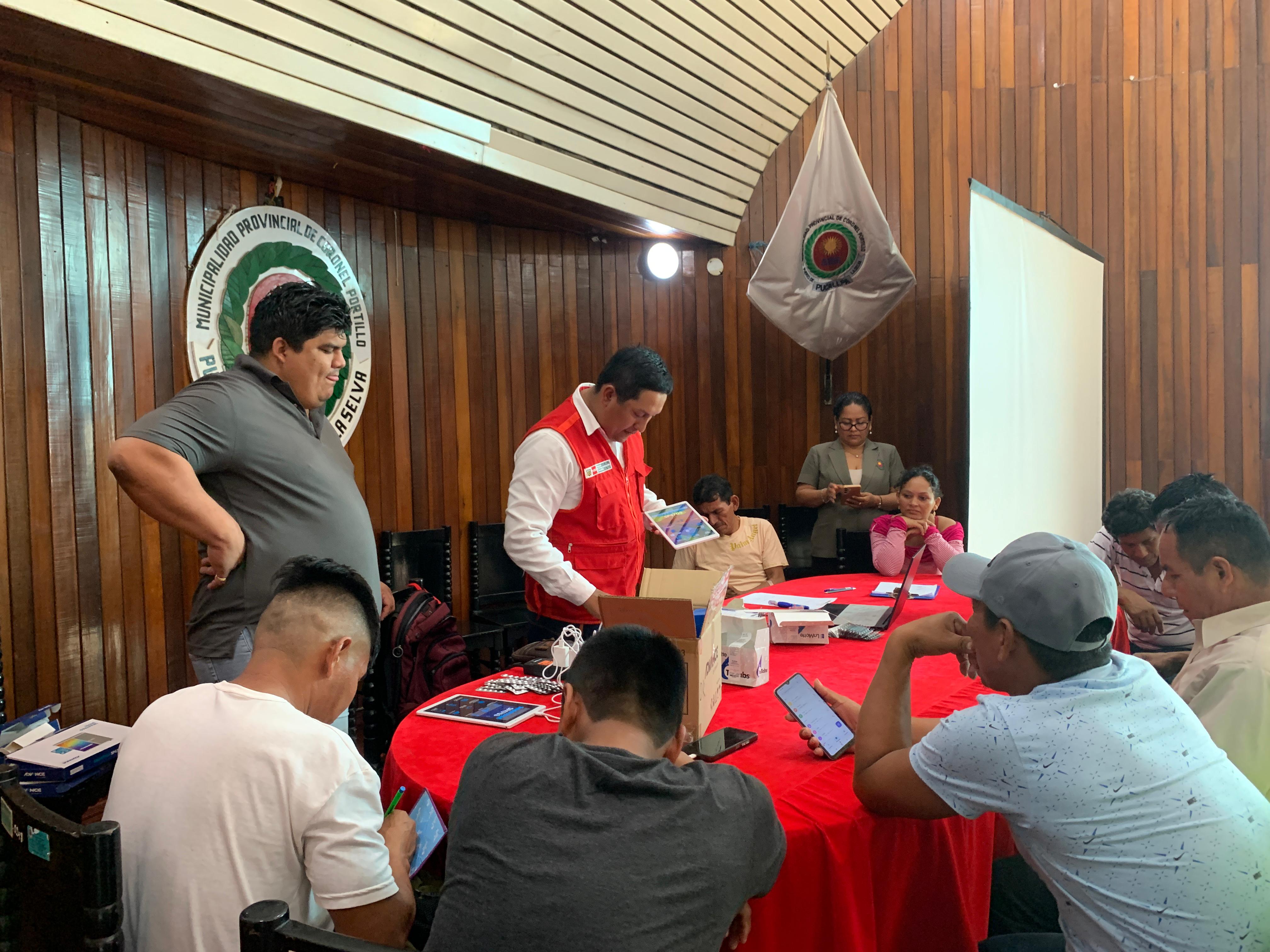 Sesión de capacitación a operadores de cuatro comunidades rurales.
