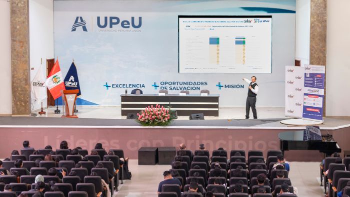 I Seminario Universitario “Jóvenes construyendo el futuro”, coorganizado por el Ceplan y la UPeU.