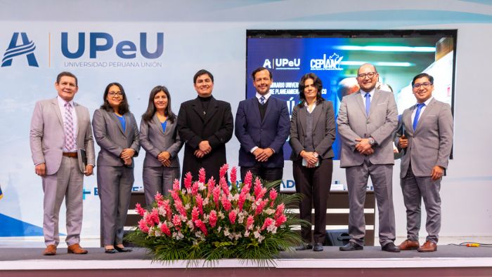 I Seminario Universitario “Jóvenes construyendo el futuro”, coorganizado por el Ceplan y la UPeU.