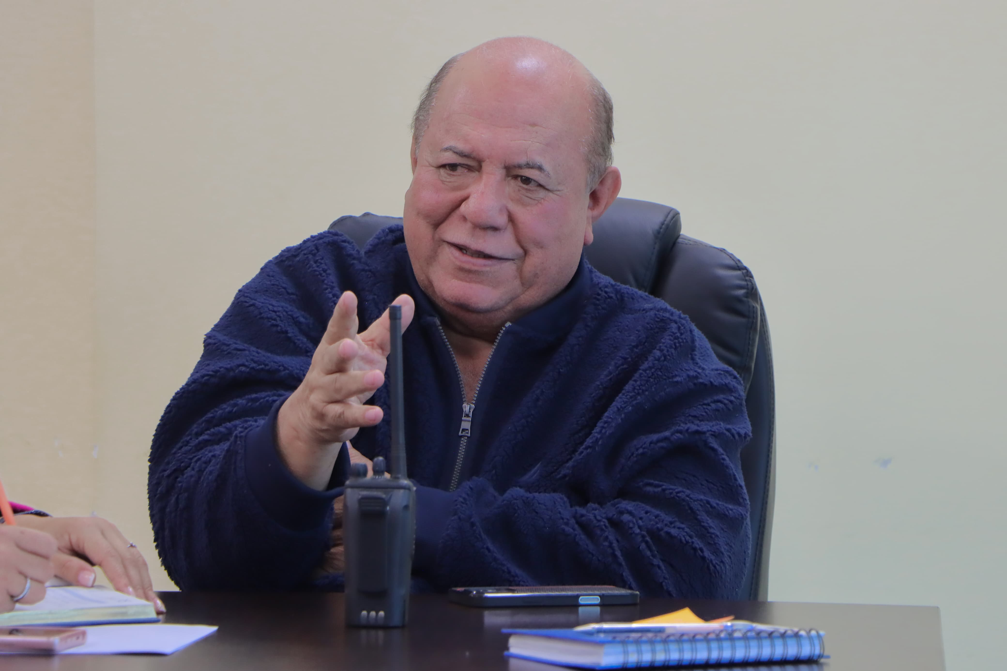 Socializan nuevo anillo vial a asociaciones del Fundo Chololo