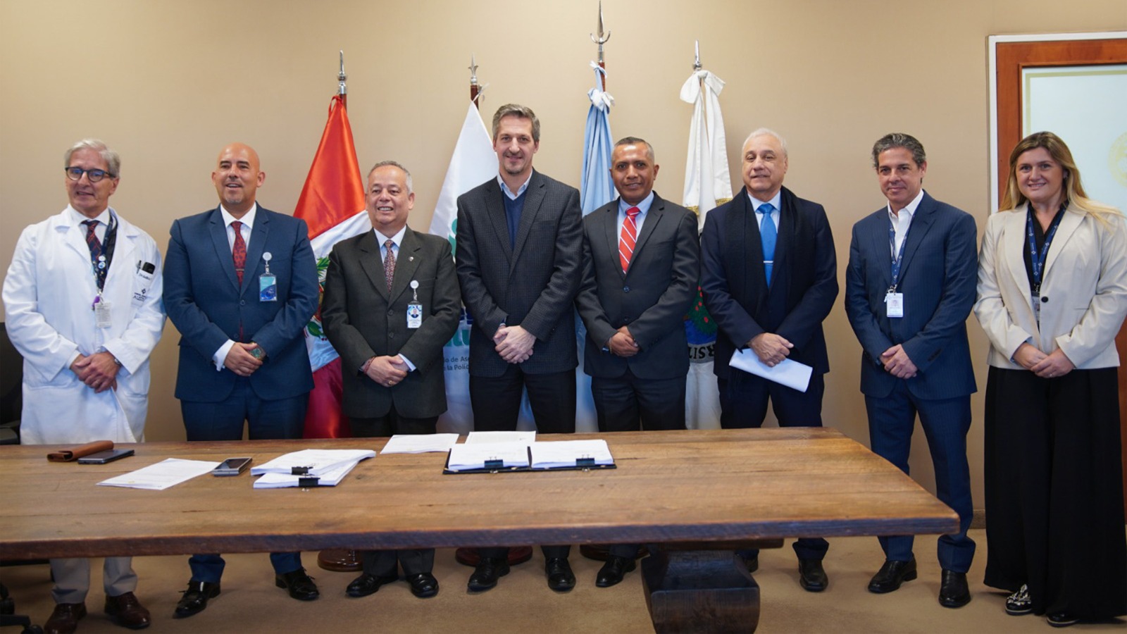Seguro Saludpol firma primer convenio internacional con el Hospital Universitario Austral de Argentina