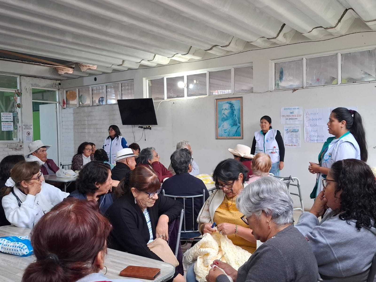 Dar charlas para la prevención contra el maltrato de Adulto Mayor.