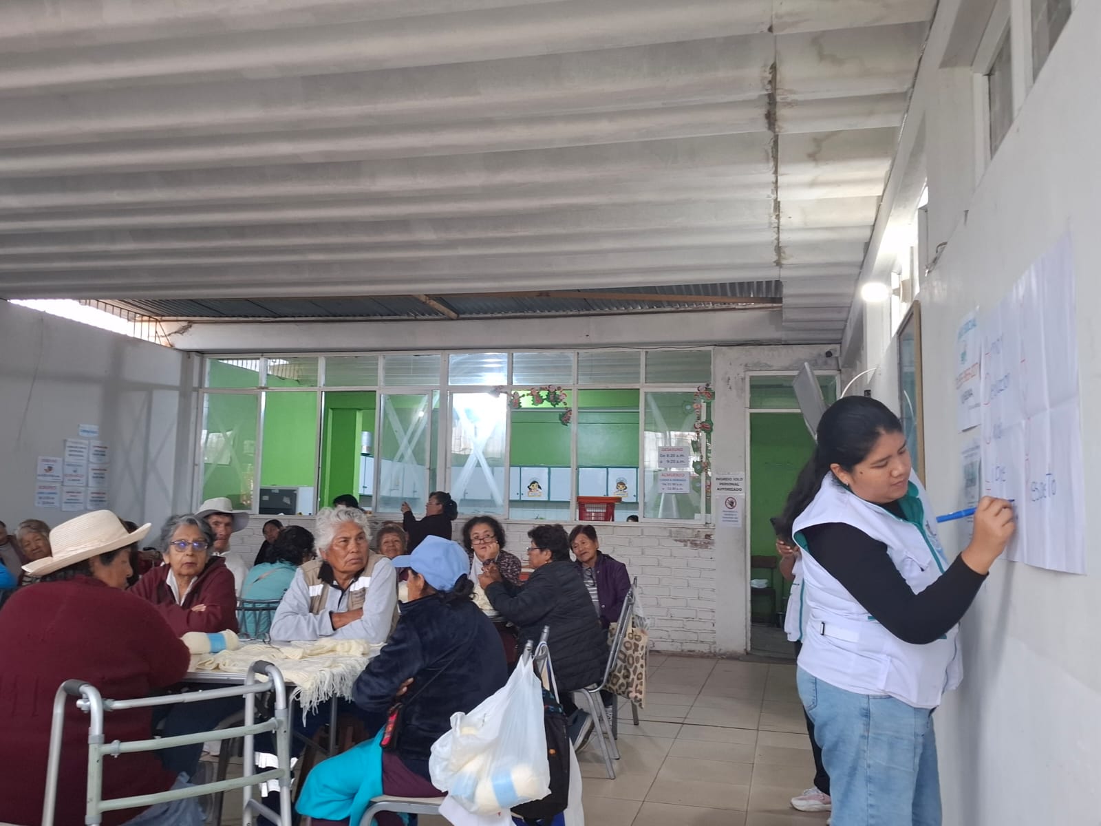 Dar charlas para la prevención contra el maltrato de Adulto Mayor.