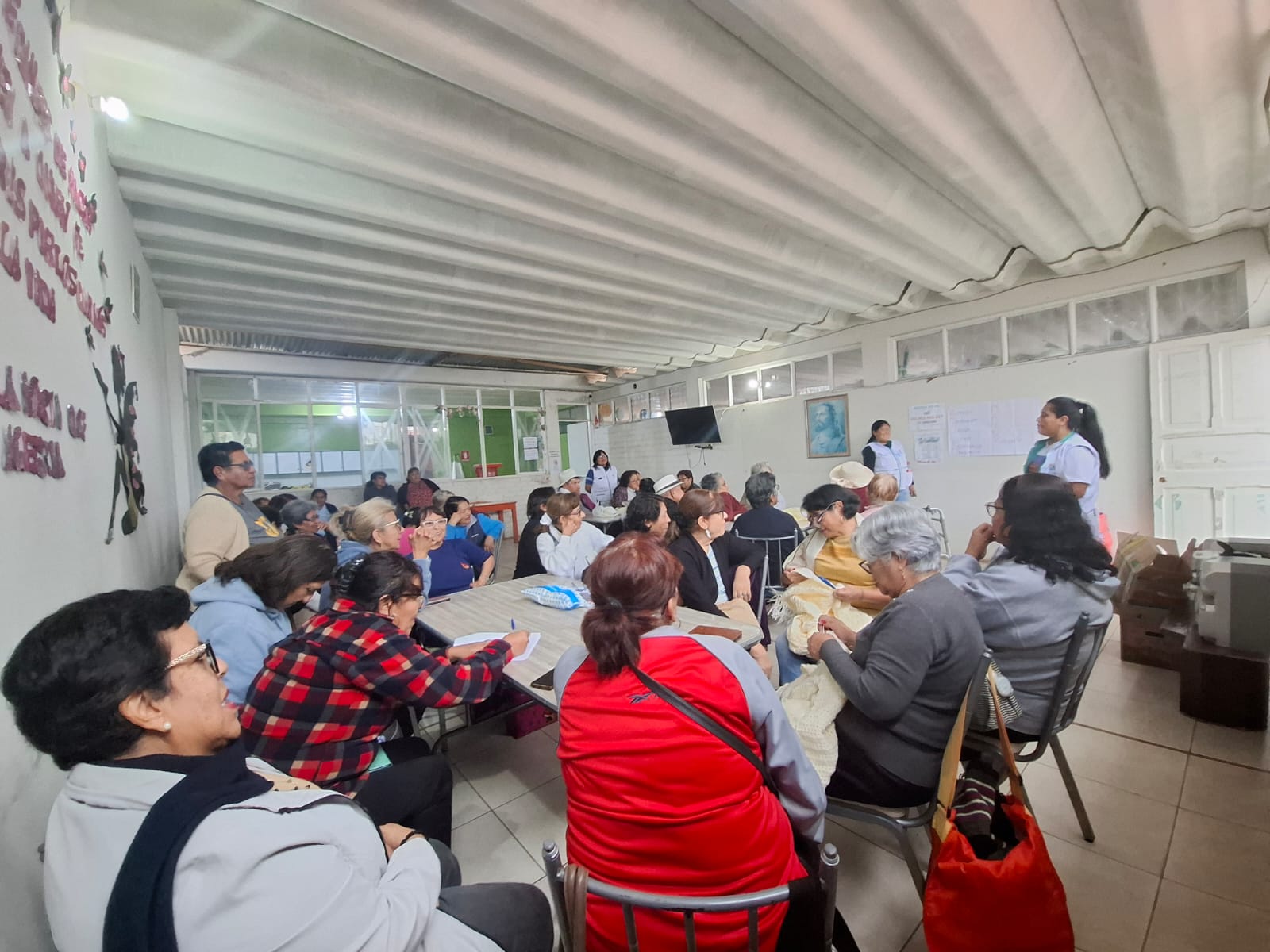 Dar charlas para la prevención contra el maltrato de Adulto Mayor.