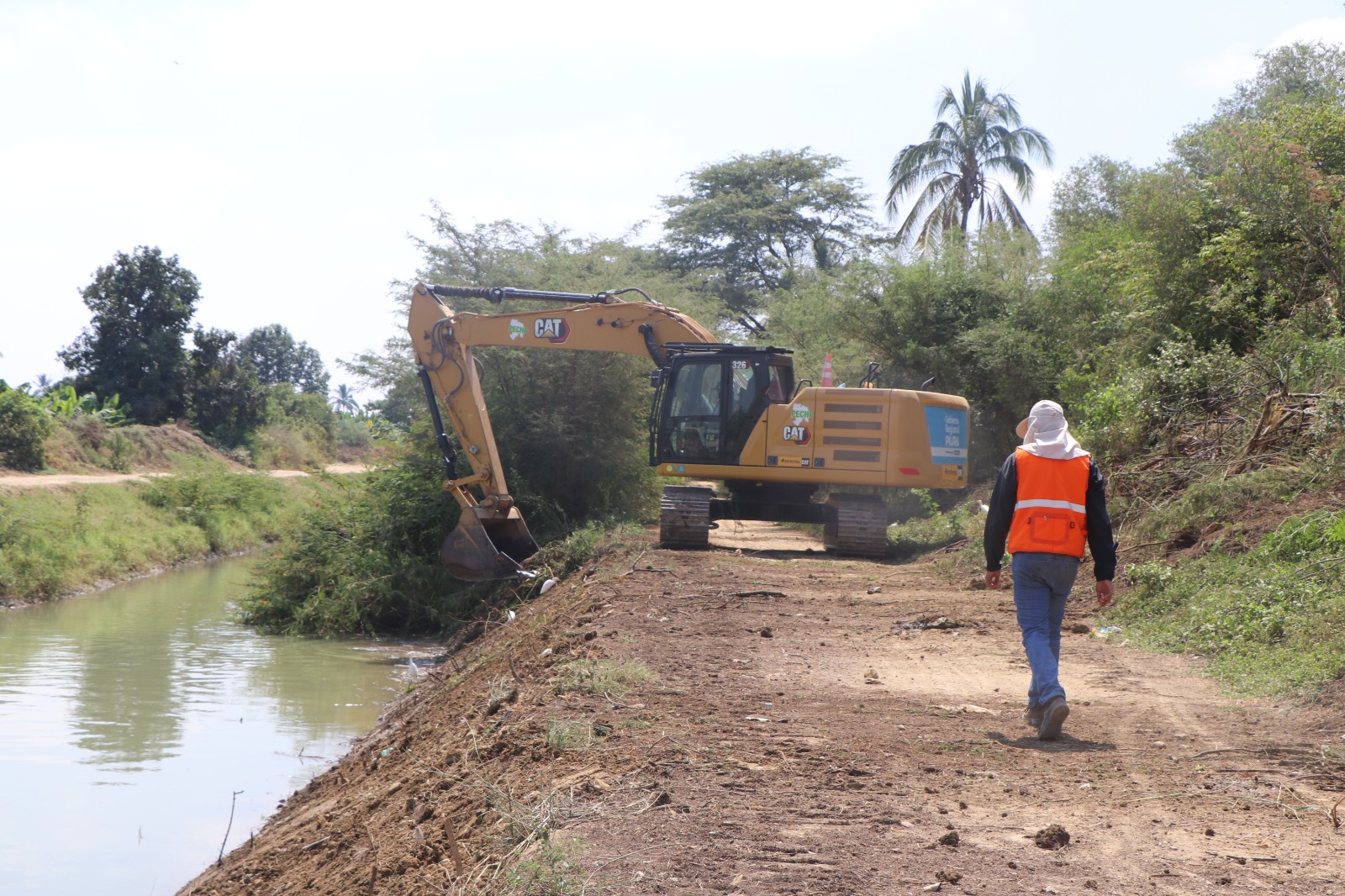 Gobierno Regional inicia limpieza de Canal Miguel Checa en beneficio de más de 6 mil agricultores de sullana