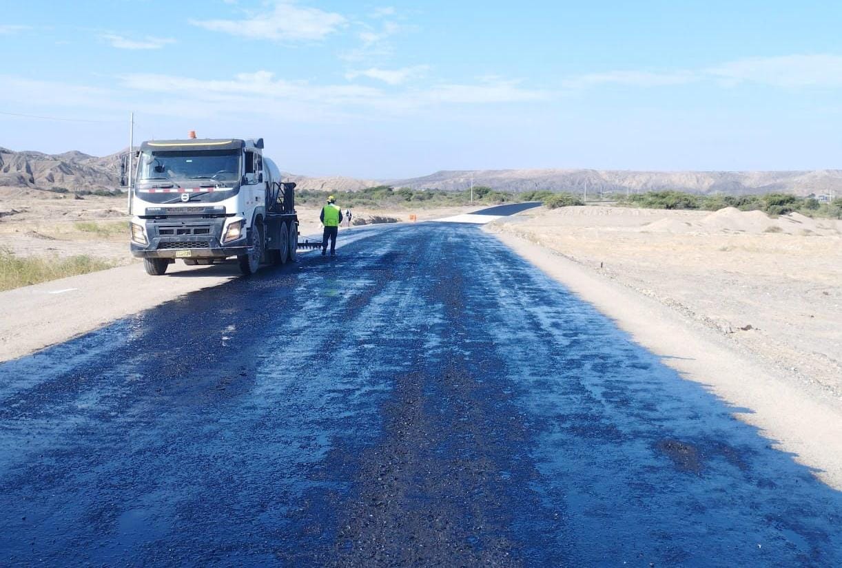 Gobierno Regional inicia trabajos de imprimación en la carretera departamental La Costanera I: Obra ya registra 42% de avance