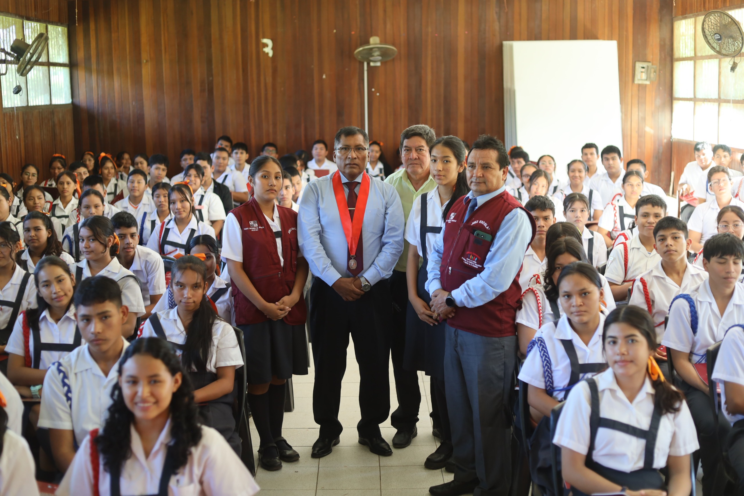 Corte de Ucayali brinda charla a estudiantes sobre bullying escolar, violencia digital e infracciones penales (3)