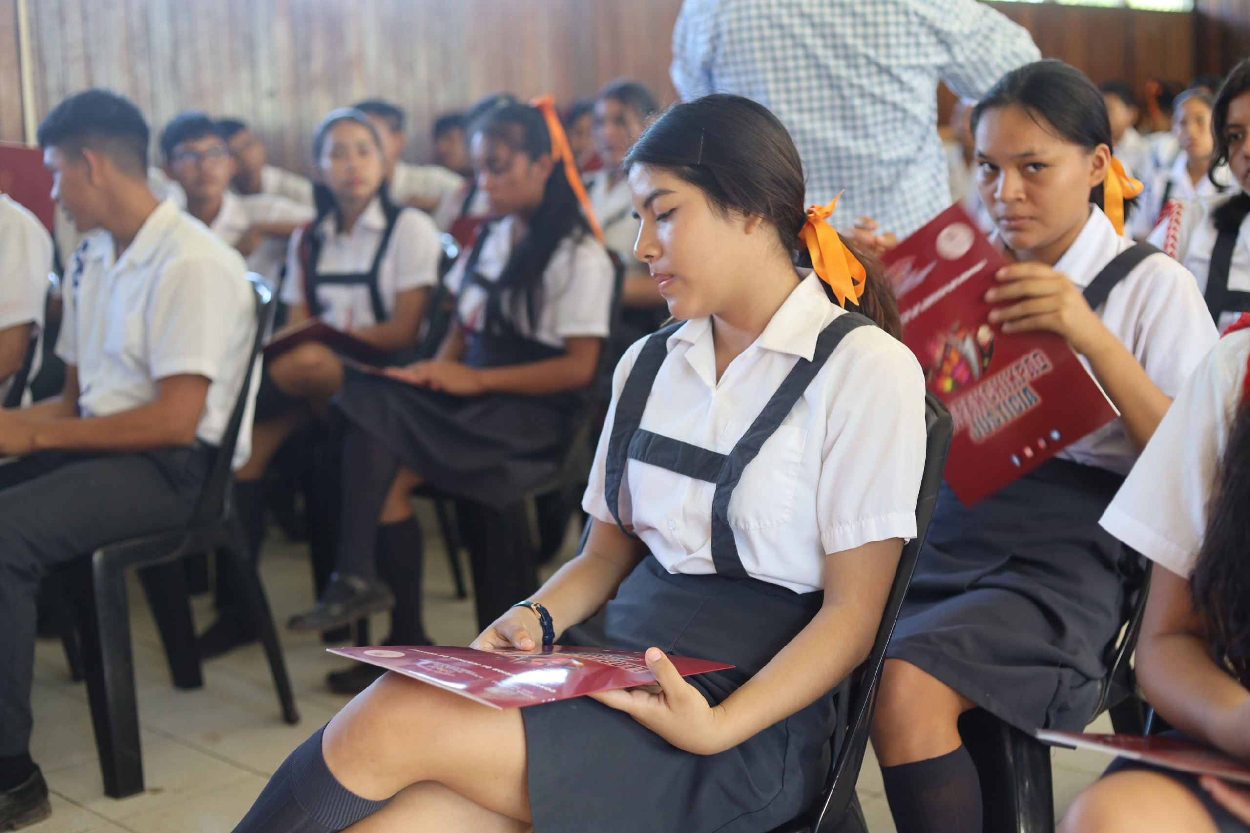 Corte de Ucayali brinda charla a estudiantes sobre bullying escolar, violencia digital e infracciones penales (5)