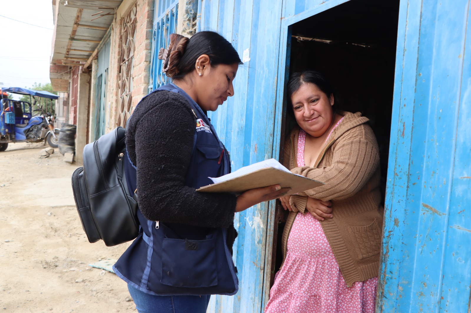 Dirección Regional de Salud visita más de 5 mil 300 viviendas de Veintiséis de Octubre para cortar propagación del dengue