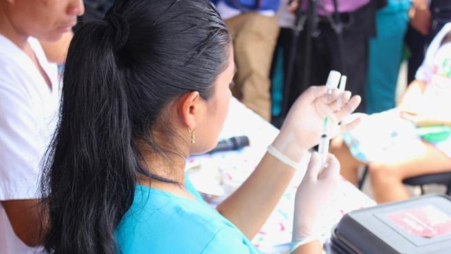 Loreto aplicó 100 % de primeras dosis de la vacuna contra el dengue para menores entre 10 y 16 años