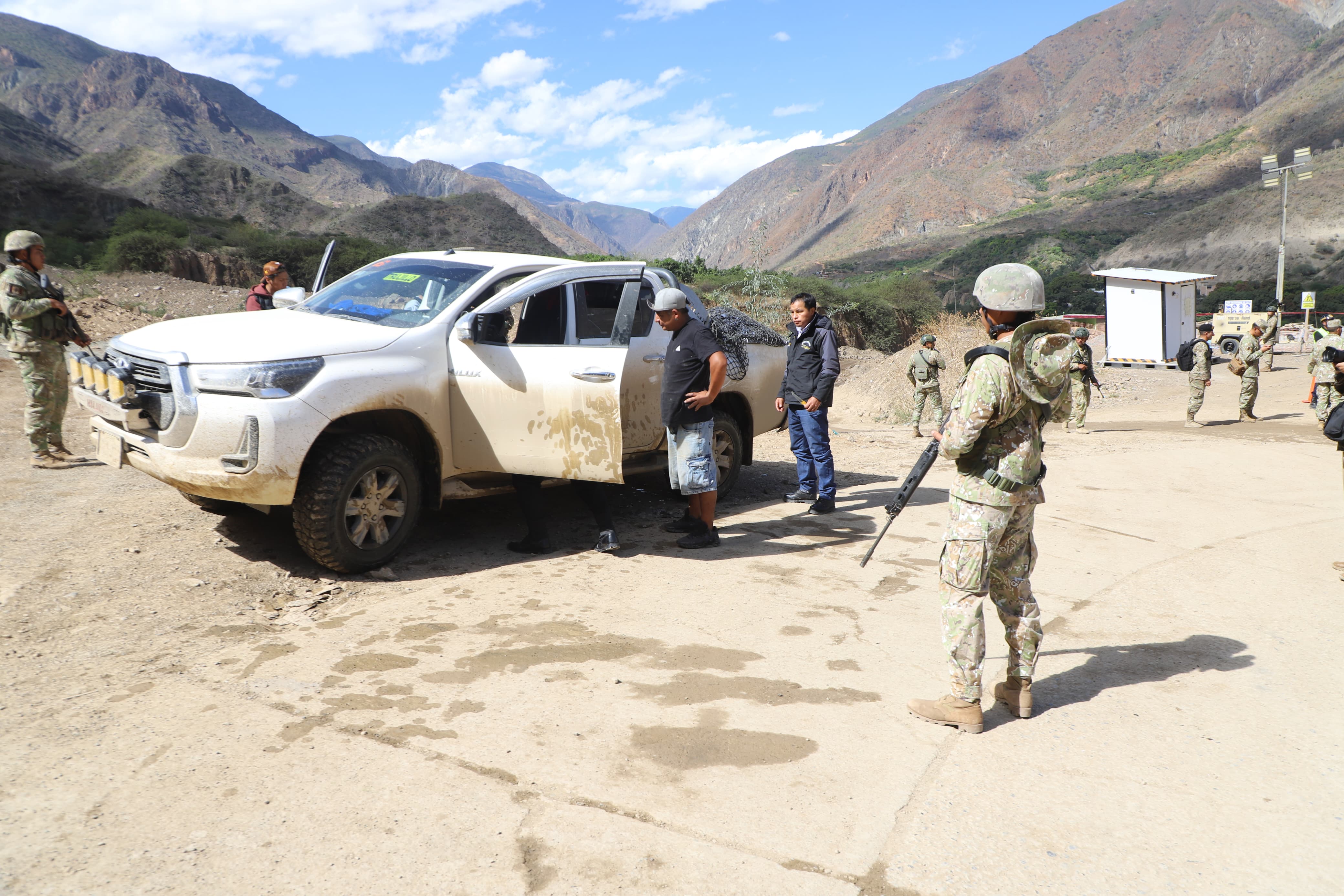 Jefe del CCFFAA supervisa despliegue operativo del Comando Unificado Pataz en la lucha contra la minería ilegal y el crimen organizado