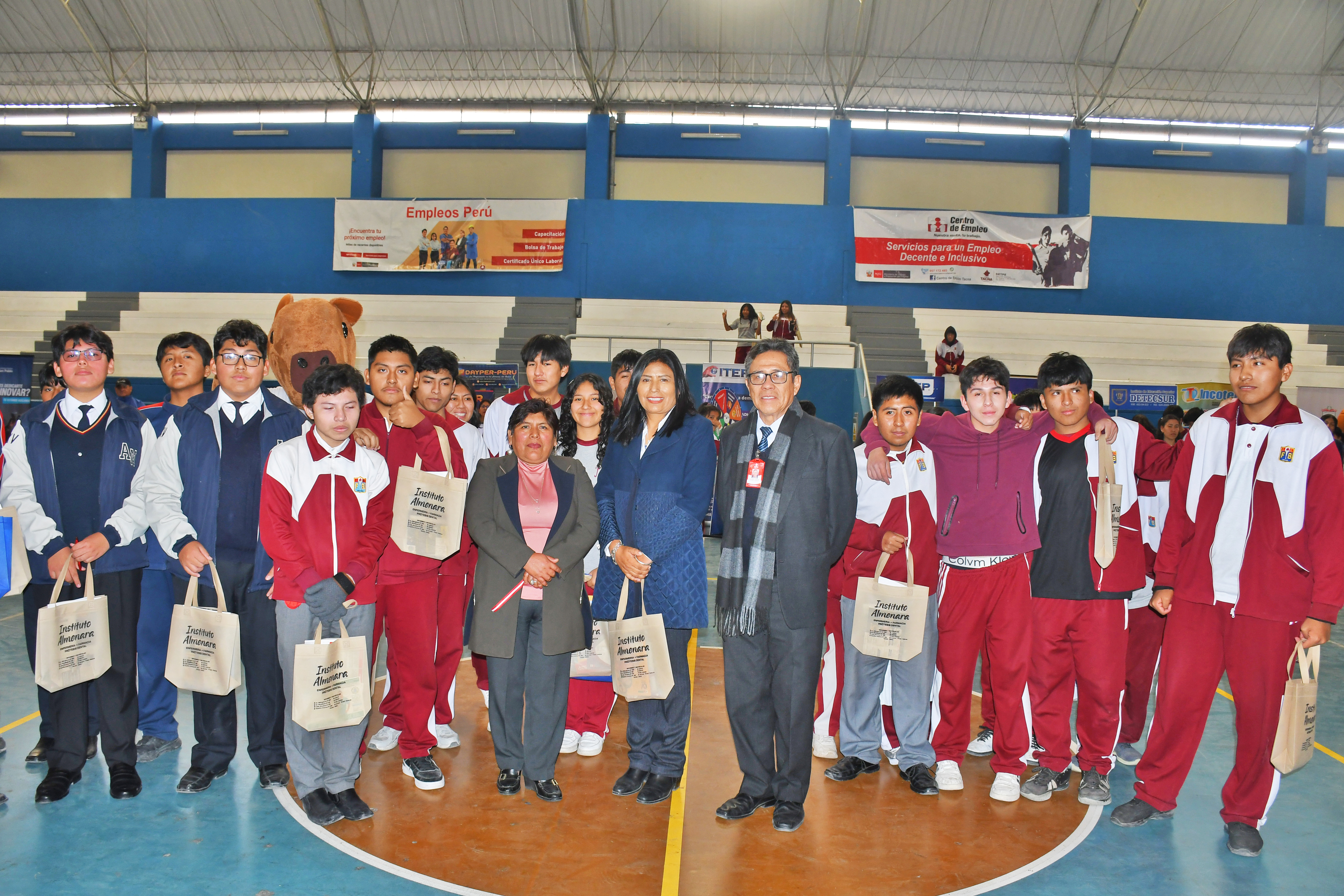 Feria de orientación vocacional abre sus puertas en Pocollay