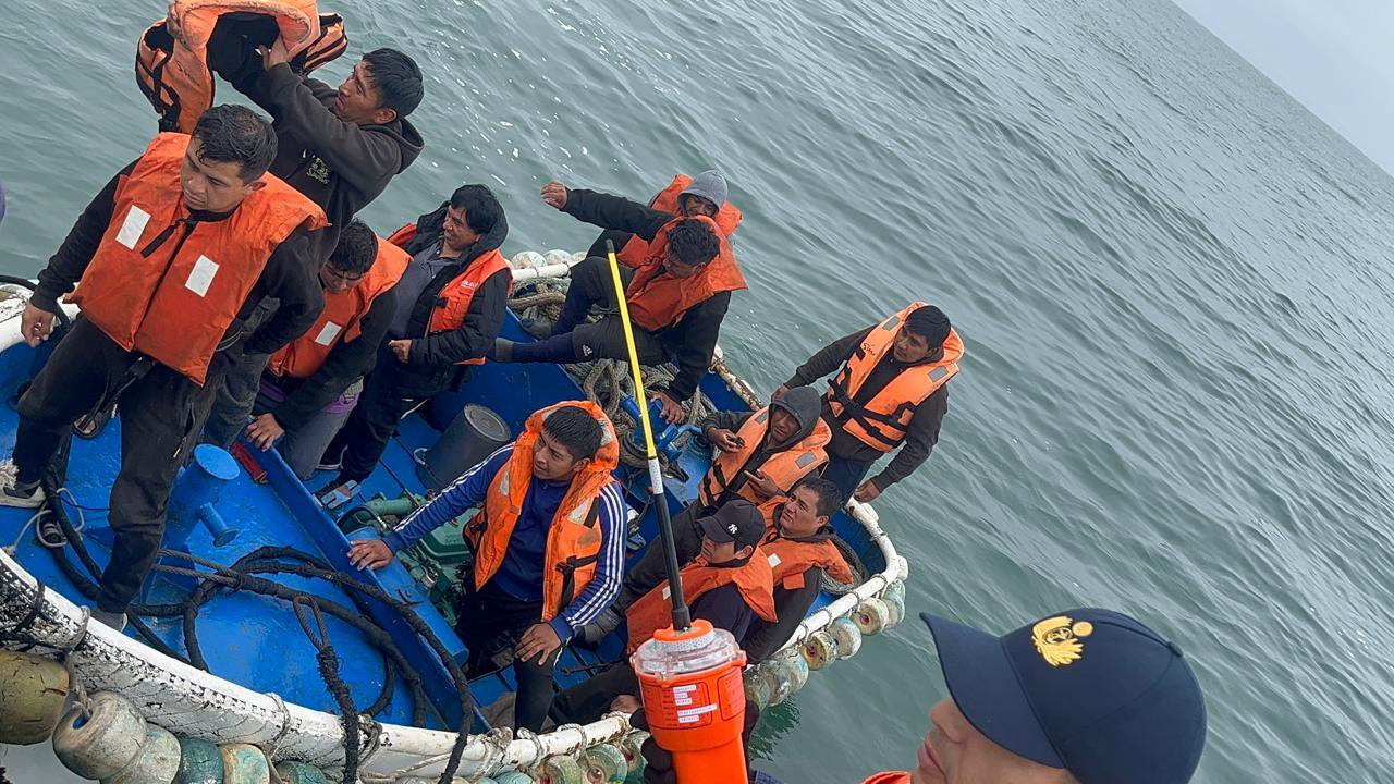 Radiobaliza permitió a la Marina de Guerra del Perú rescatar a 12 pescadores en altamar 