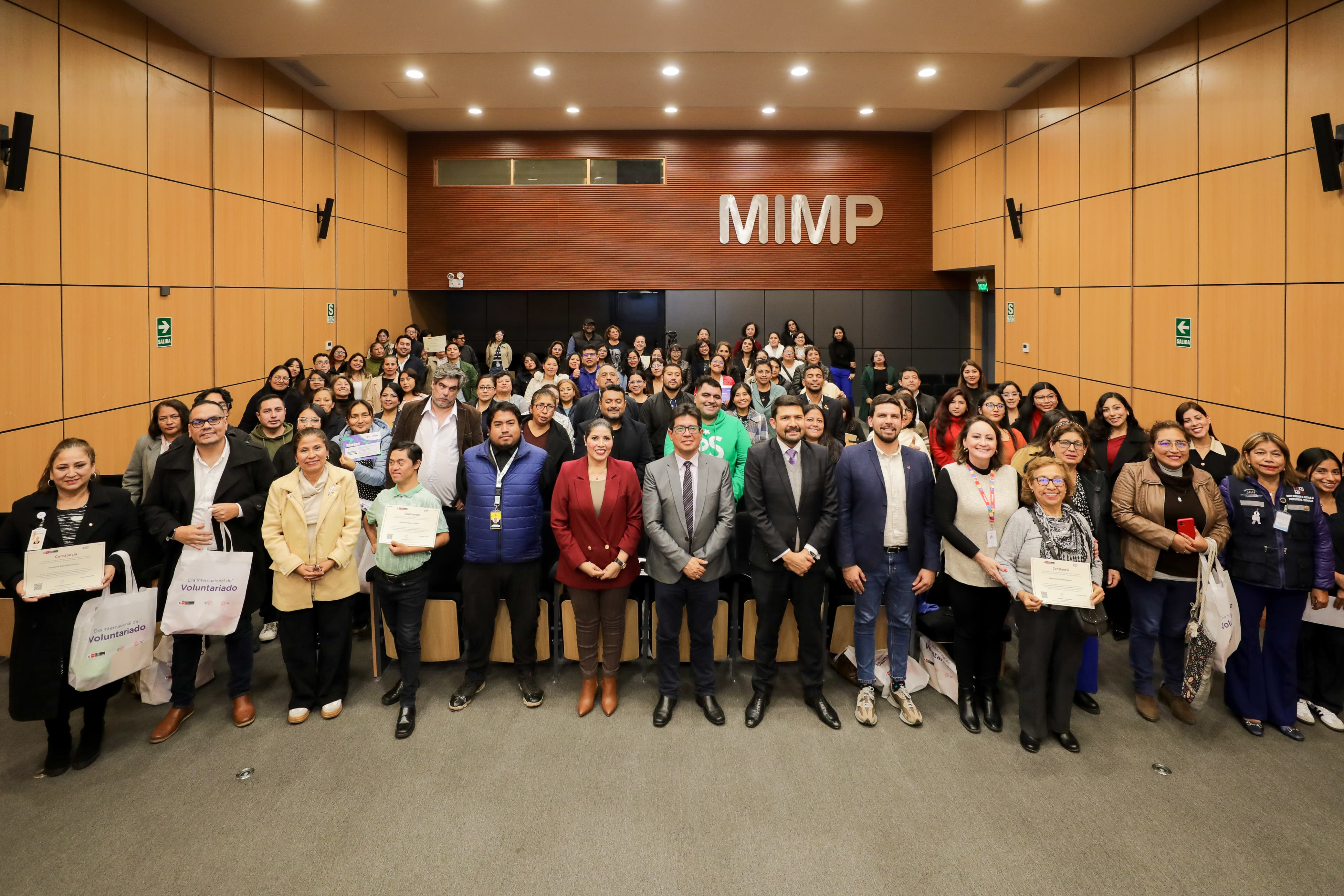 Más de 400 personas fortalecieron sus capacidades en el primer ciclo de Ciberseminarios en Voluntariado 2025
