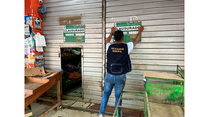 COPROSEC clausura "Centro de Abastos y Comerciales"