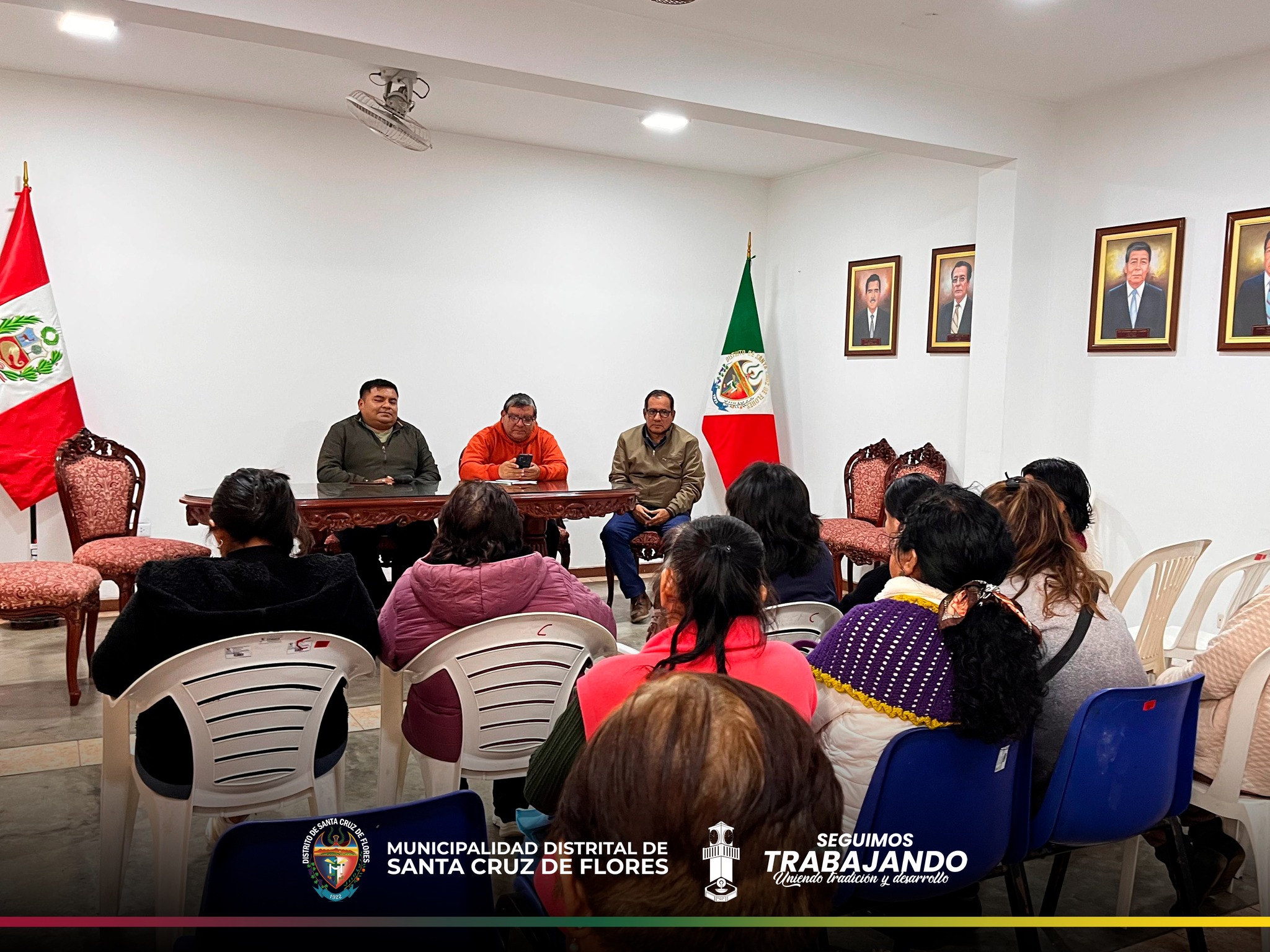 Municipalidad se reúne con comerciantes del Mercado Municipal Señor de Cachuy