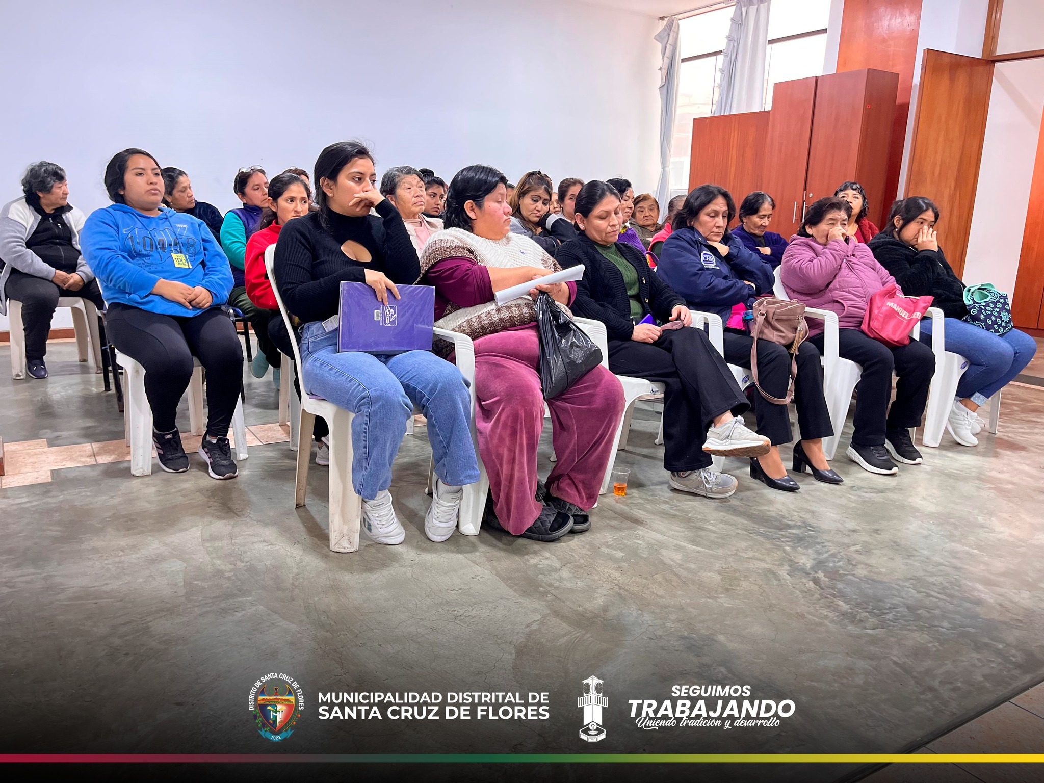 Municipalidad se reúne con comerciantes del Mercado Municipal Señor de Cachuy