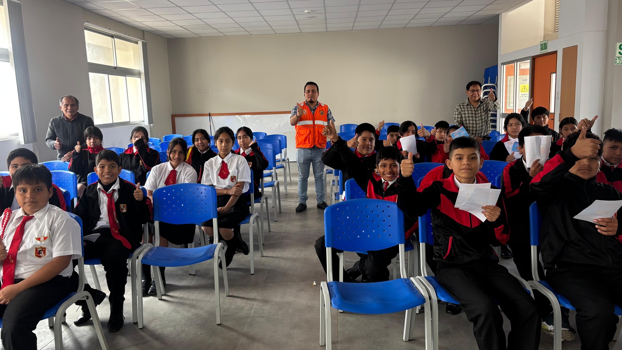 Instituciones educativas se suman para participar en el simulacro nacional multipeligro 2025