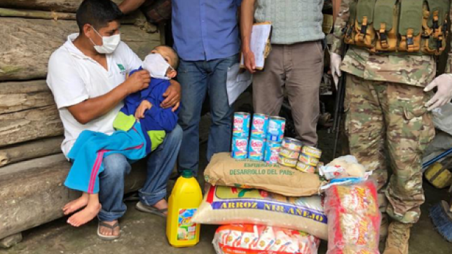 entrega de víveres a hogar con niño con discapacidad severa