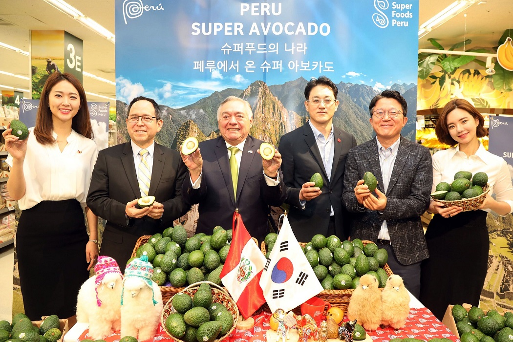 Presentación de palta peruana en súper mercado de Corea del Sur.
