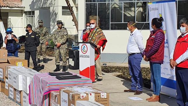 Región Ayacucho recibe insumos y equipos médicos  para derrotar el Covid-19