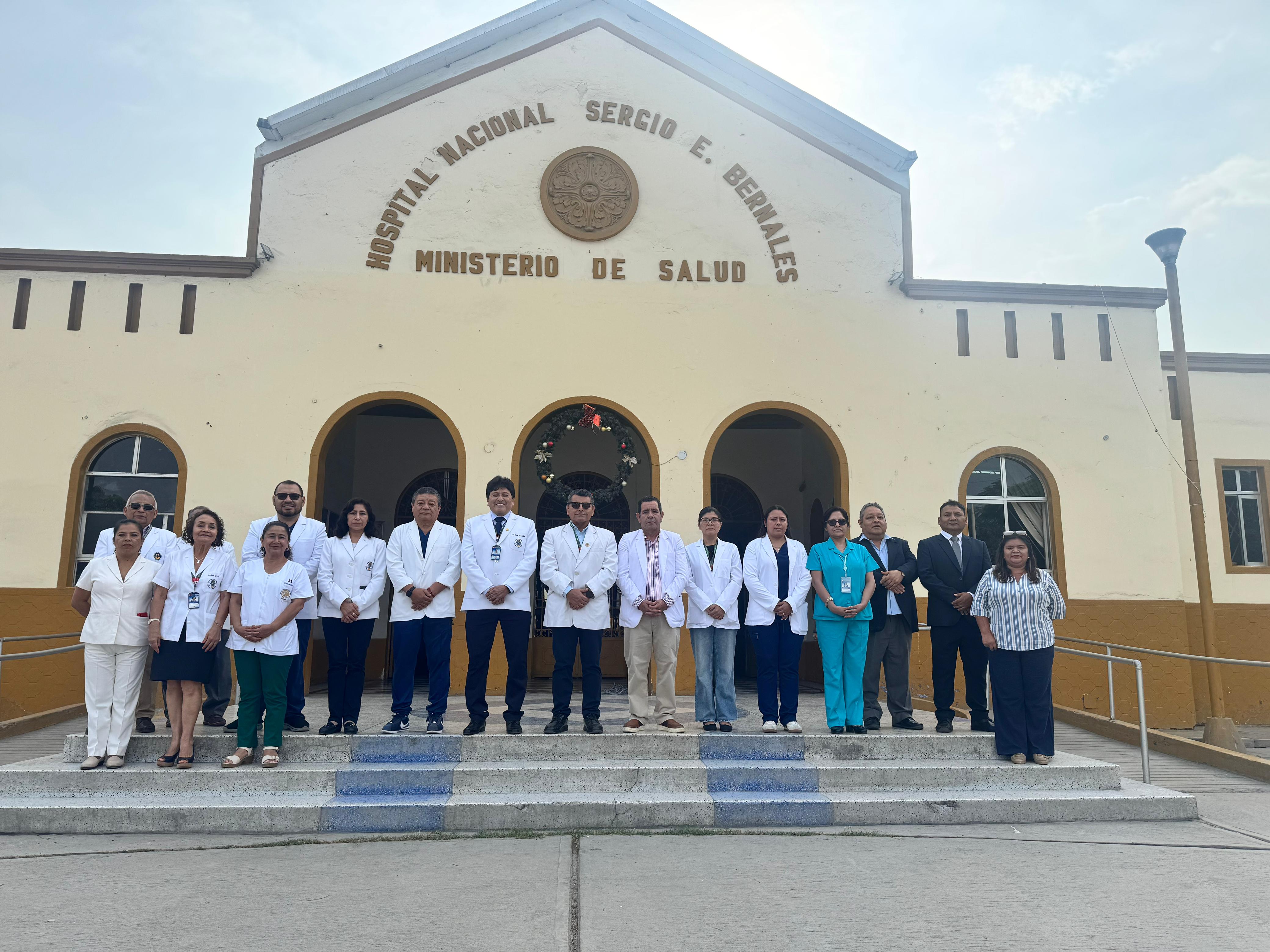 Realizó izamiento del Pabellón Nacional