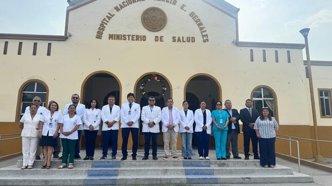 Realizó izamiento del Pabellón Nacional