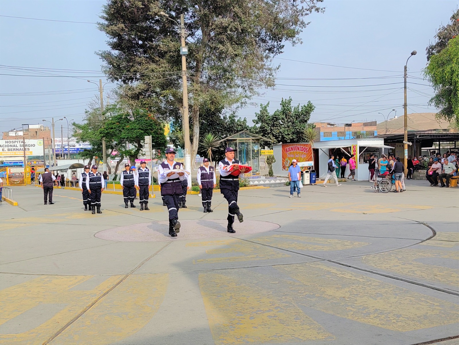 Realizó izamiento del Pabellón Nacional