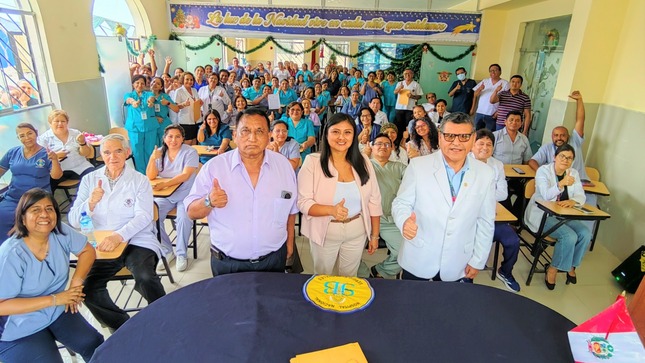 En ceremonia protocolar se entregó resoluciones del proceso de ascenso al personal 