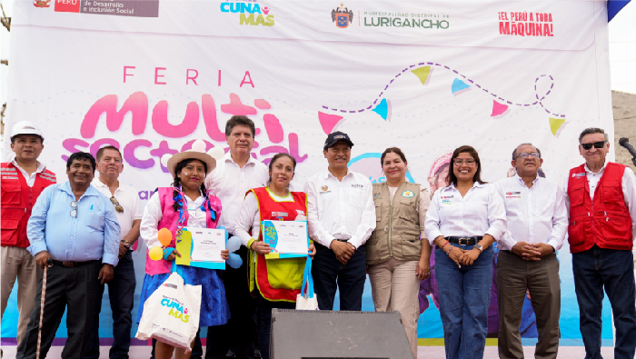 Midis acerca servicios del Estado a la población de Lurigancho-Chosica en feria multisectorial.