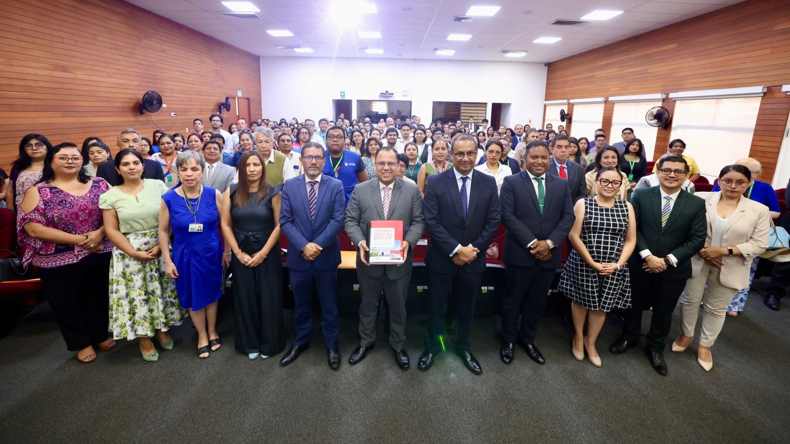 MINJUSDH marca un hito histórico con entrega en versión braille del Texto Único Ordenado de la Ley de Transparencia