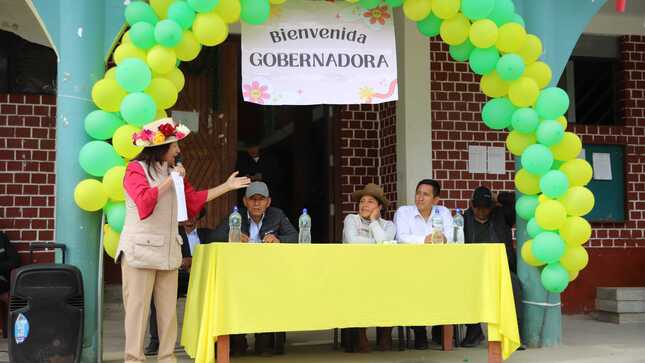 GRL entrega apoyo humanitario a pobladores de la zona sur grande (Lincha, Hongos y Cacra).