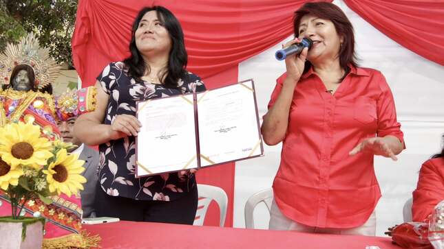 Gobierno Regional de Lima entrega título de propiedad a Centro de Educación Básica Especial N° 04.